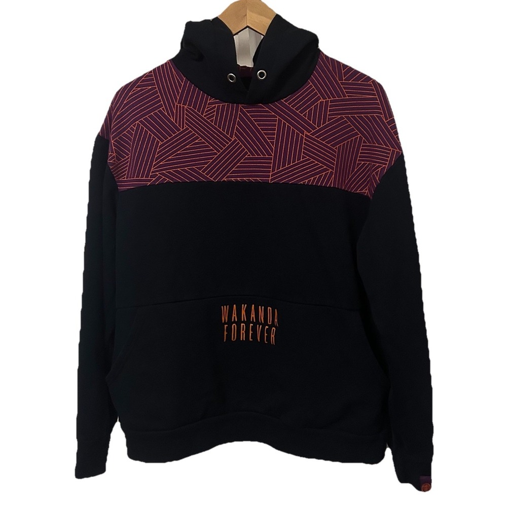 Wakanda Forever Pullover Hoodie Men's Medium Disney Marvel Black Panther 2022